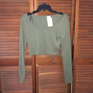 Off the shoulder long sleeve crop top